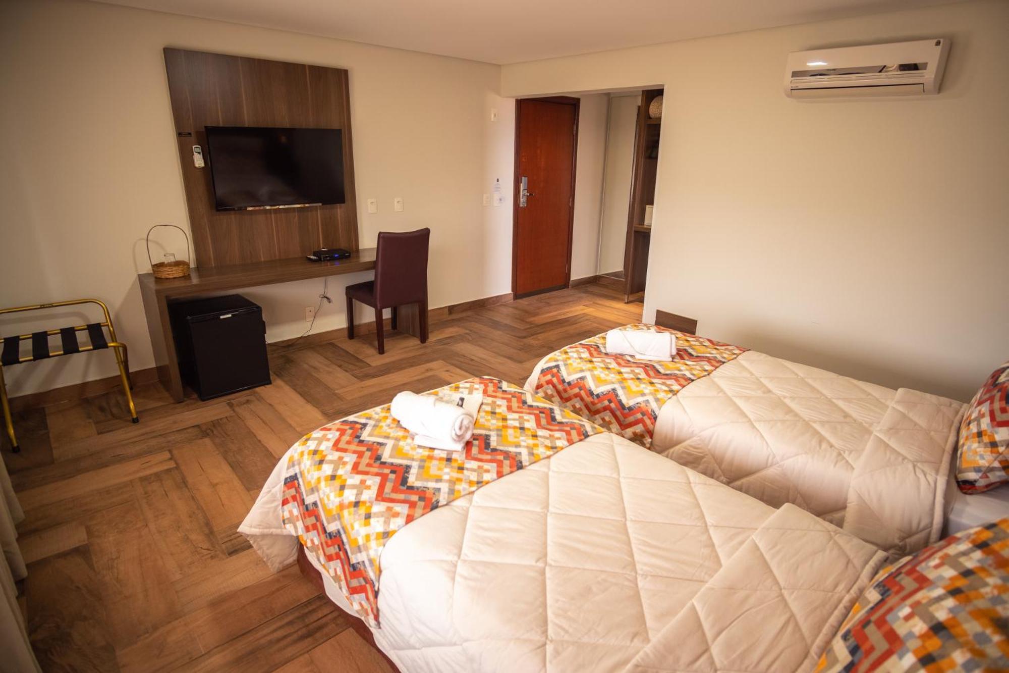 Padom Business Hotel Bragança Paulista Kültér fotó