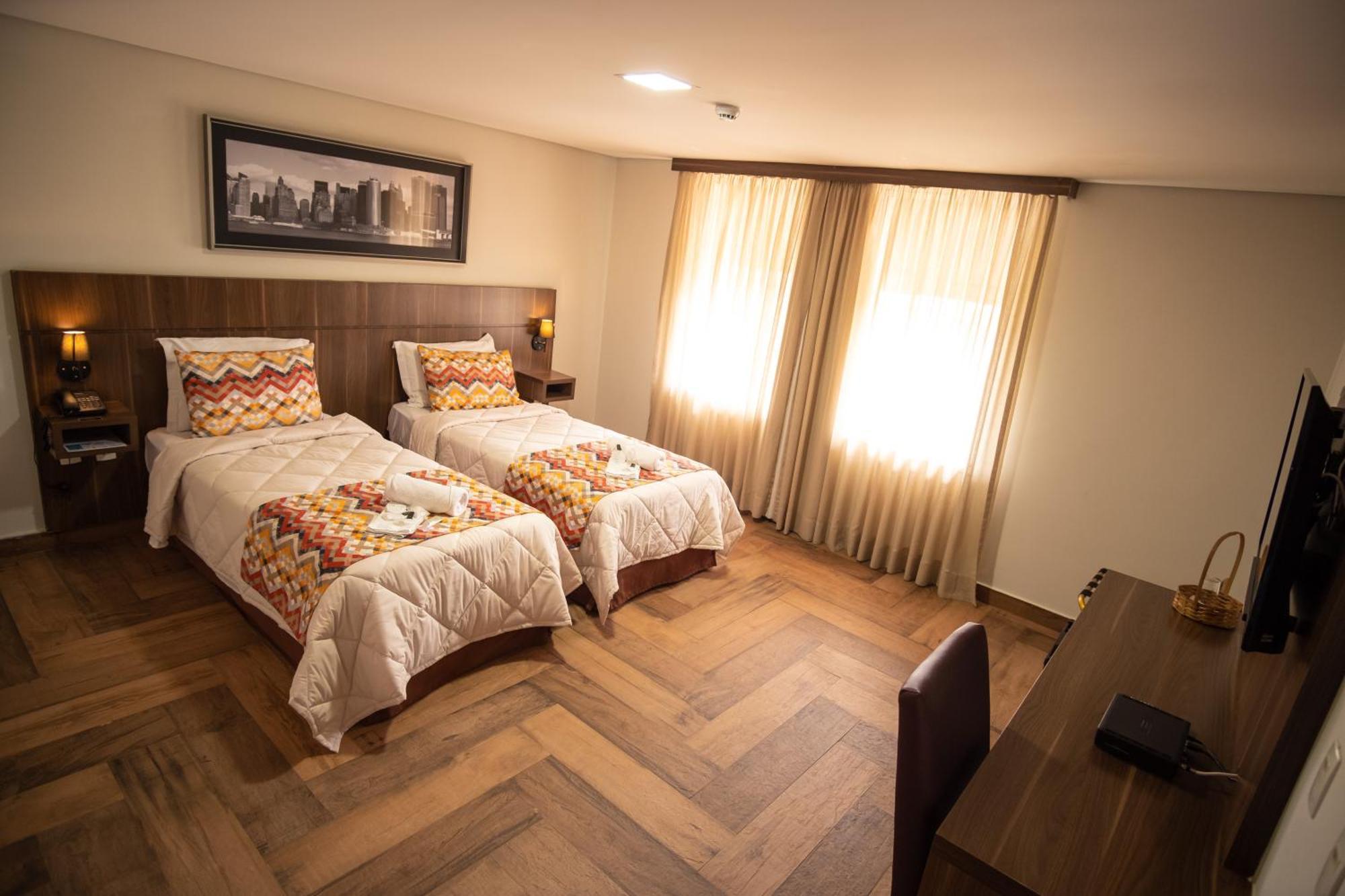 Padom Business Hotel Bragança Paulista Kültér fotó