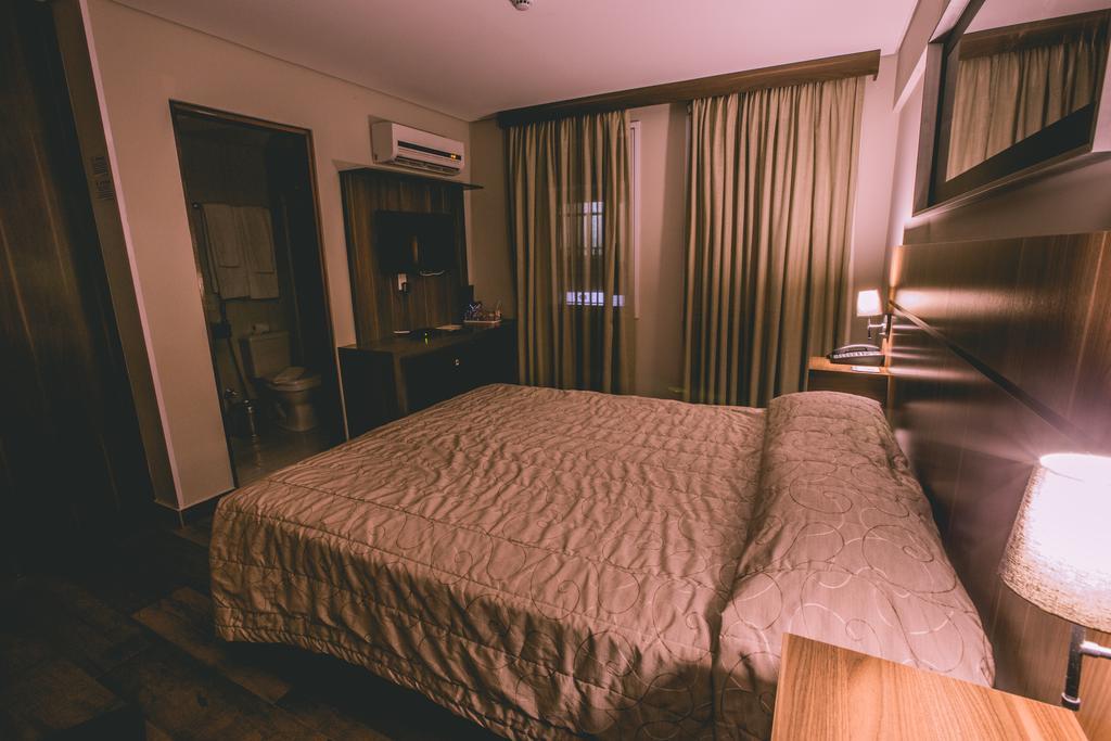 Padom Business Hotel Bragança Paulista Szoba fotó