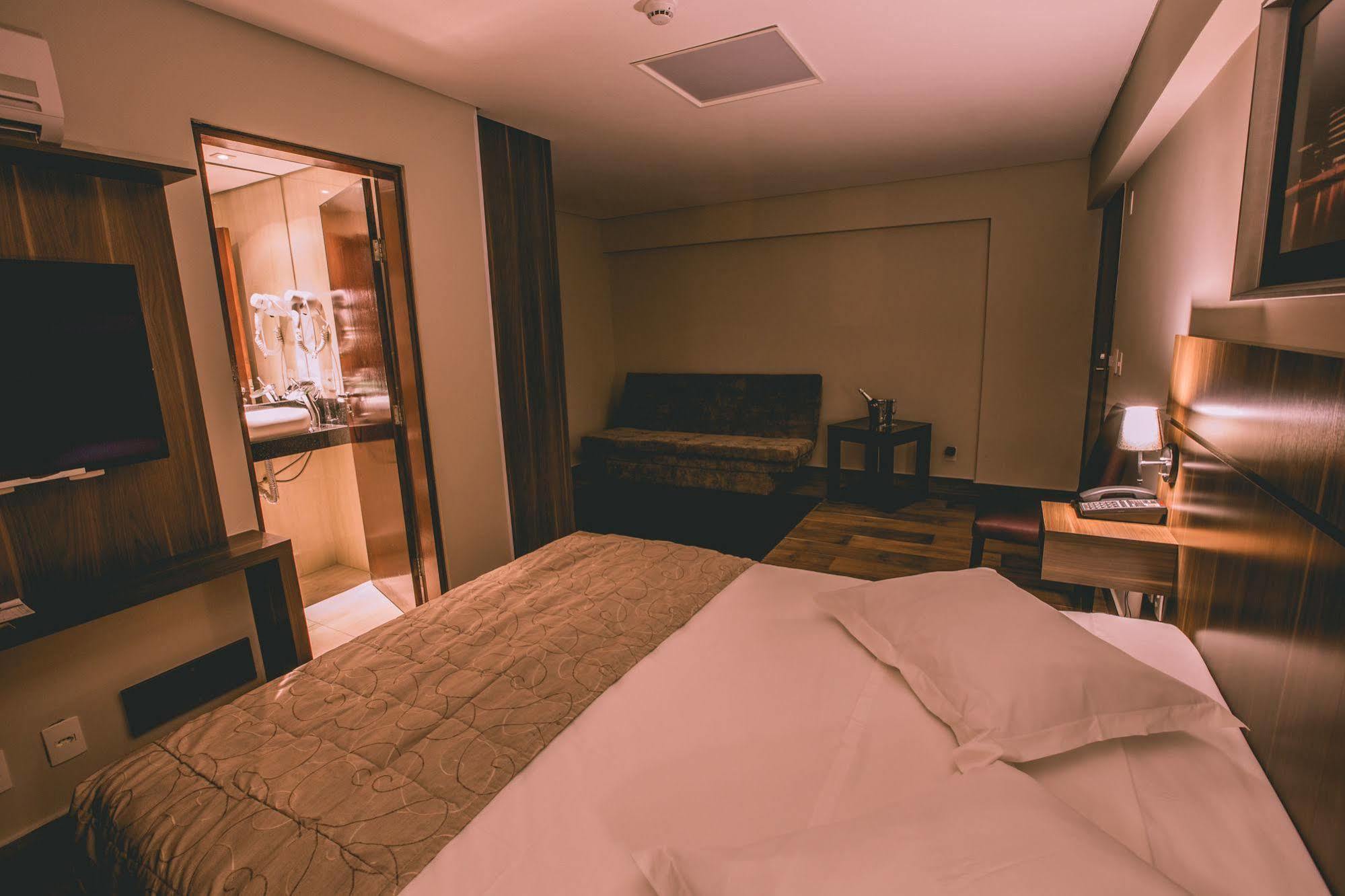 Padom Business Hotel Bragança Paulista Kültér fotó